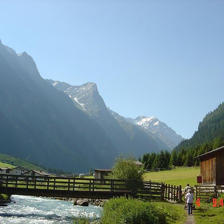 Alpina Appartement Sankt Leonhard im Pitztal Esterno foto