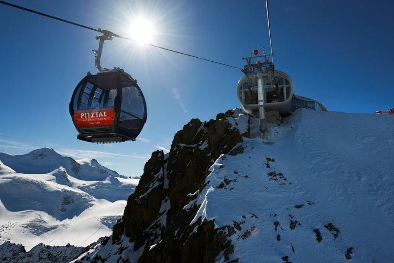 Alpina Appartement Sankt Leonhard im Pitztal Esterno foto
