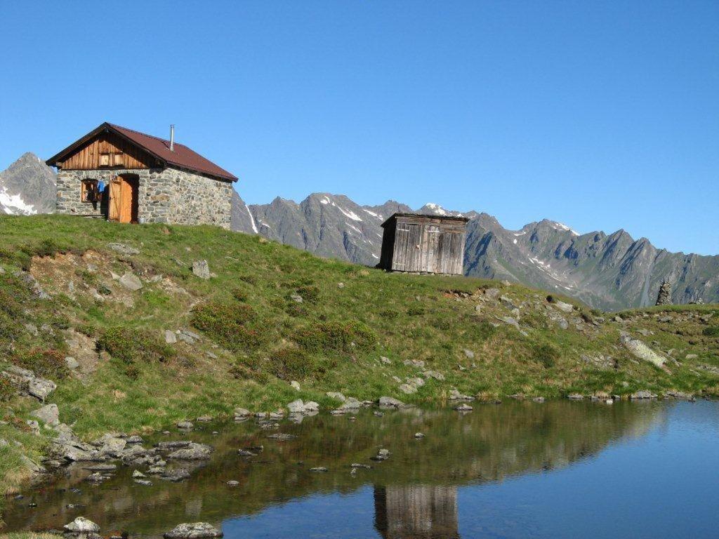 Alpina Appartement Sankt Leonhard im Pitztal Esterno foto